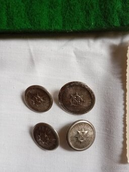 Bižuterie a odznaky a jiné - 2