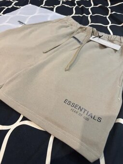 Nové kraťasy Essentials × Fear of God × Rare, originál. - 2
