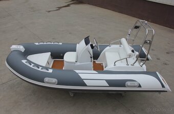 Nový nafukovací člun s laminátovým kýlem 3,9m max 40HP - 2