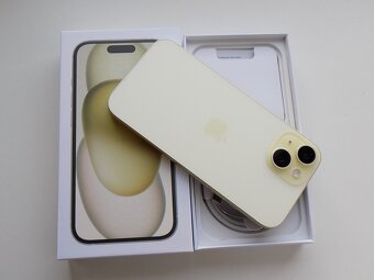 APPLE iPhone 15 256GB Yellow - ZÁRUKA - JAKO NOVÝ - 100% BAT - 2