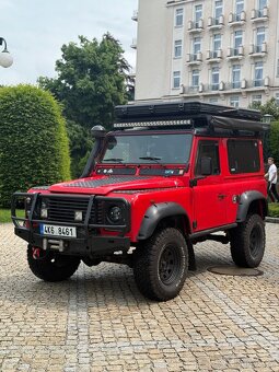 Land Rover Defender - 2