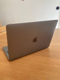ZÁRUKA/MacBook Air M1 8GB RAM 256GB HD/ A++ stav/baterie 98% - 2