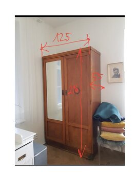 Starožitná skříň ve výborné kvalitě a stavu - 2