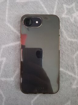 iPhone 16e - 2