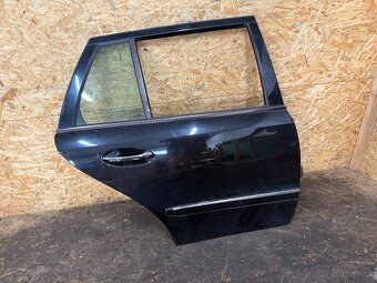ZADNÍ PRAVÉ DVEŘE MERCEDES W211 KOMBI - 2