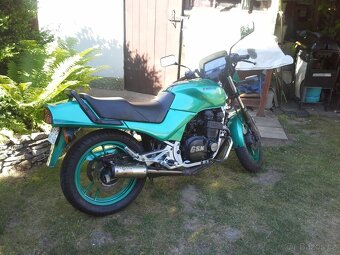 Suzuki GSX 550 - 2