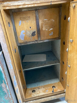 Trezor SAFESIA železobetonový, 2. bezp. třída 15.000 kč - 2