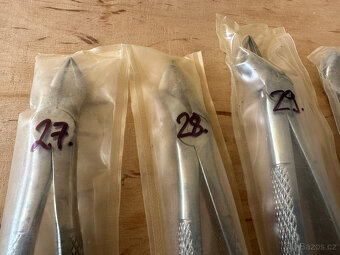 NEPOUŽITÉ zubařské extrakční kleště CHIRANA 2 - 2