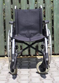 029-Mechanický invalidní vozík Meyra. - 2