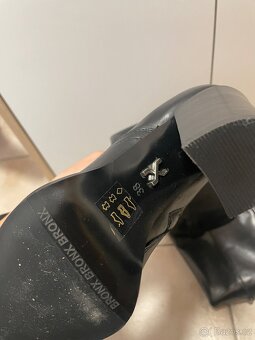 Prodám dámské kozačky Bronx úplně nové - 2