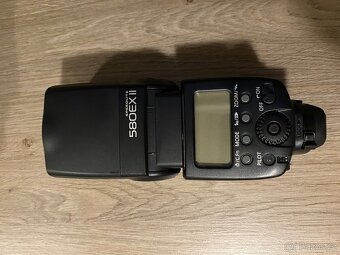 Blesk Canon Speedlite 580EX II + 2x transmitter Canon ST-E2 - 2