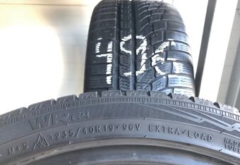 Zimní pneu č.496 - Nokian - 235 45 19 - extra-load - 2