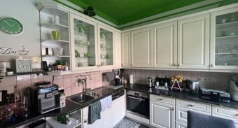 Venkovská vestavěná kuchyně se spotřebiči,5657 - 2