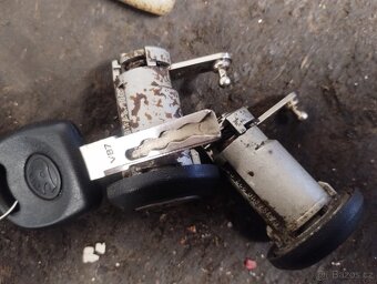 Škoda Felicia - Sada zámků + klíč - 2