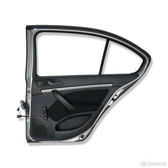 Pravé zadní dveře LA7W Škoda Octavia 2 sedan r.v.2010 - 2