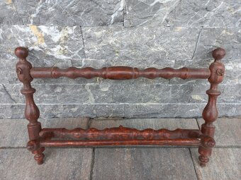 Dřevěný držák - 2