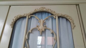 Starožitná skříň - 2