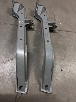 Fiat 128 nosník u motoru - 2