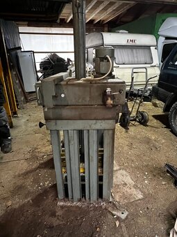 Hydraulický vertikální paketovací lis KOVENTA HLP-6 - 2