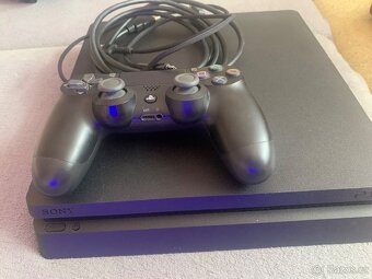 PS4 slim 1TB - 2