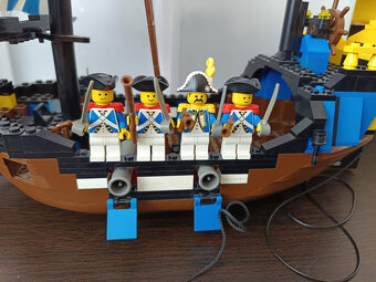 LEGO Pirates 6274 Caribbean Clipper - 2