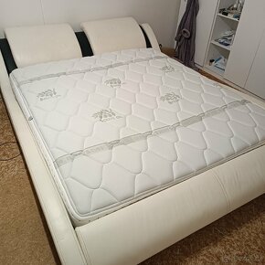 Postel 200x200 - 2