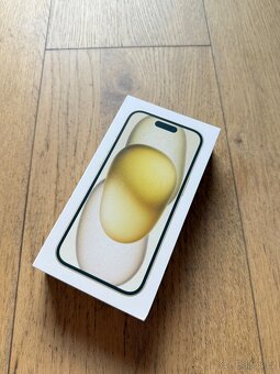 Apple iPhone 15 128GB žlutý - 2