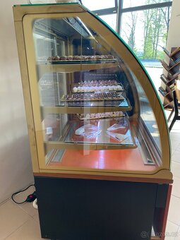 Lednice na čokoládové pralinky - 2