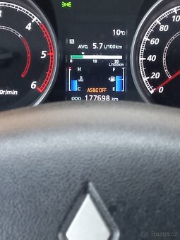 Mitsubishi Outlander - 2