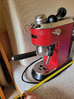 Kávovar DeLonghi EC685.R pákový - 2