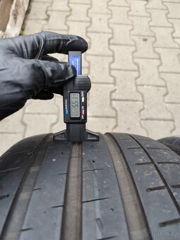Letní pneu 235/35/19 - 2