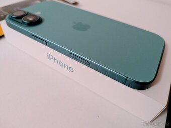 Apple iPhone 16 256GB + velké příslušenství - 2