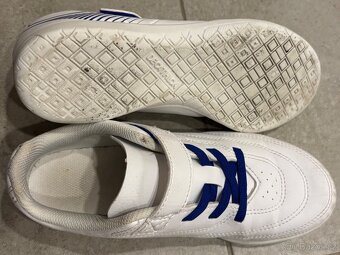 Salovky bílé boty tenisky Kipsta vel. 34/22cm - 2