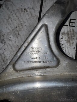 Audi A7 4G / C7 – přední hliníková výztuha nárazníku 4G0 805 - 2