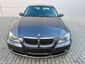 BMW 325i e90 MANUÁL XENONY SPORTSITZE - 2