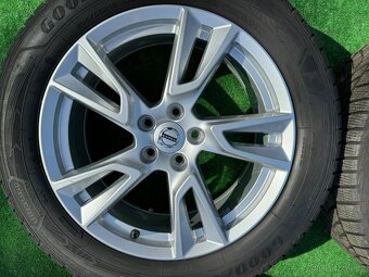 Originál alu kola Volvo XC40 zima R18 - 2