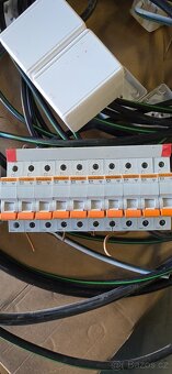Elektromateriál jističe chrániče - 2