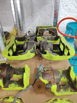 Brzdy BMW (E65 E66 E67) 730D - 2