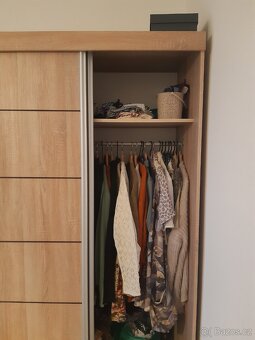 Šatní skříň 150 cm se zrcadlem - 2
