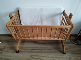 Dřevěná kolébka pro miminko - 2