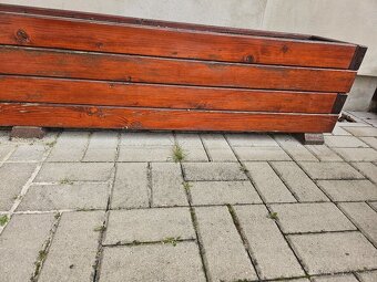 Vyvýšený záhon na bylinky, květiny. - 2