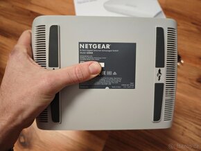 8portový Gigabit Switch Netgear GS908 - 2