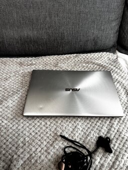 Asus ZenBook - 2