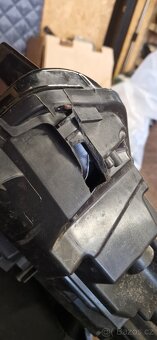 Levy pravy predni pas Audi A4 B8 8K - 2