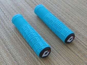 Nové mtb gripy ODI Reflex - 2