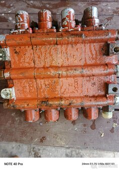 Rozdělovač na hydrauliku - 2