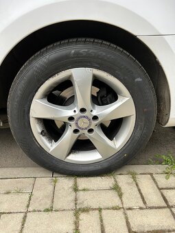Alu kola Mercedes W447 V klasse 17” pneu 80% - 2