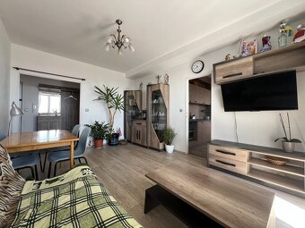Prodej bytu 3+1, 80m2, lodžie 12m2, zděné jádro, Pardubice-D - 2