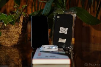 iPhone XR 64GB bílý - 2