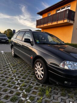 Toyota Avensis rv. 2000, 2.0 diesel - 2